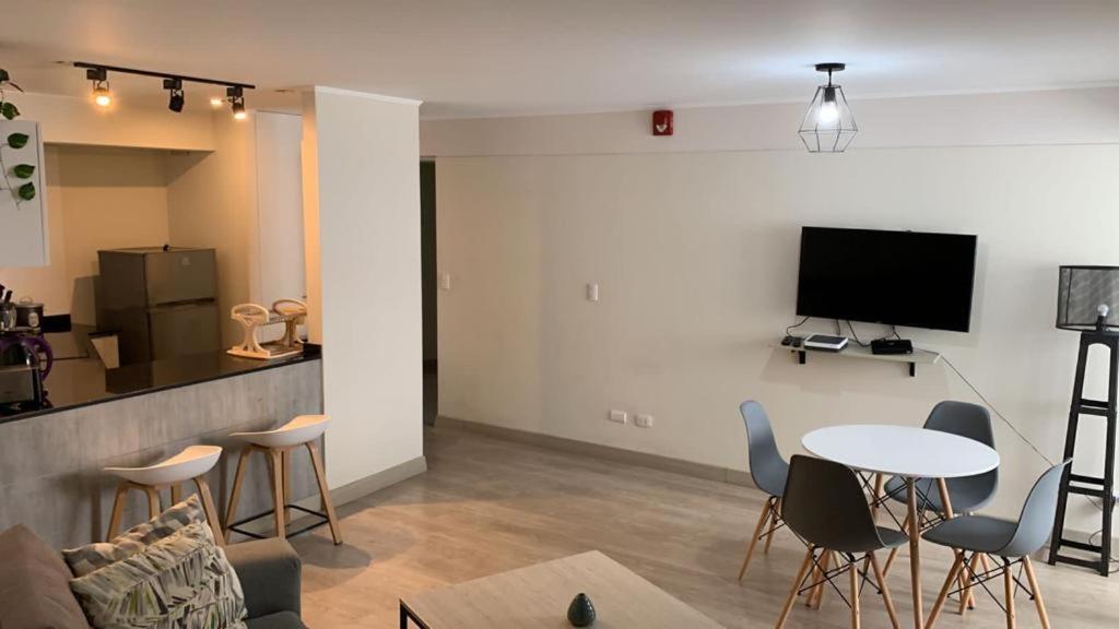 Trendy Host Osma, Barranco Apartment ลิมา ภายนอก รูปภาพ